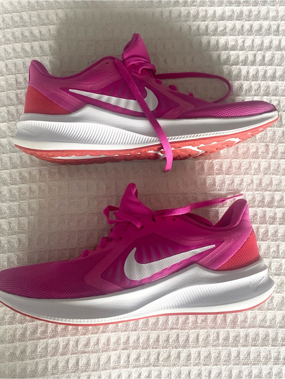 Nike Women's Hot Pink Athletic Running Sneakers with White Swoosh - Picture 9 of 9